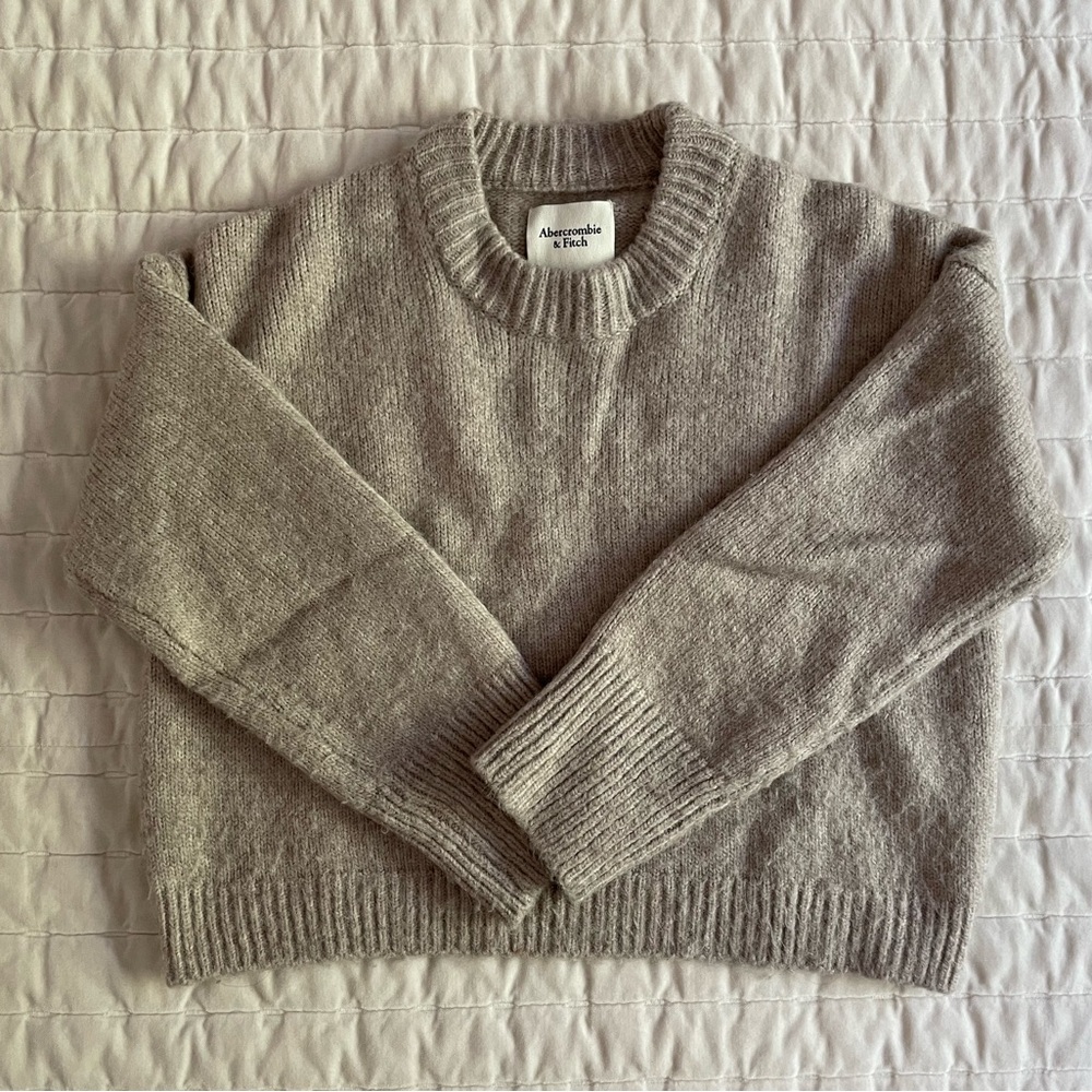 Abercrombie & Finch Cropped Sweater